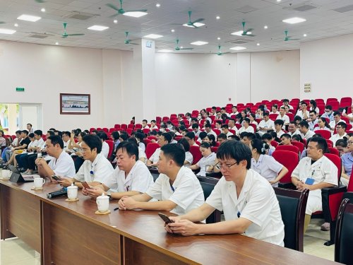 ảnh quy&ecirc;n g&oacute;p lũ lụt 2.png