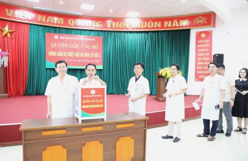 ảnh quy&ecirc;n g&oacute;p lũ lụt 7.jpg