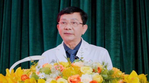 b&aacute;c T&ugrave;ng 3.png