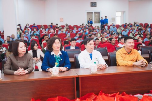 b&aacute;c T&ugrave;ng 6.png